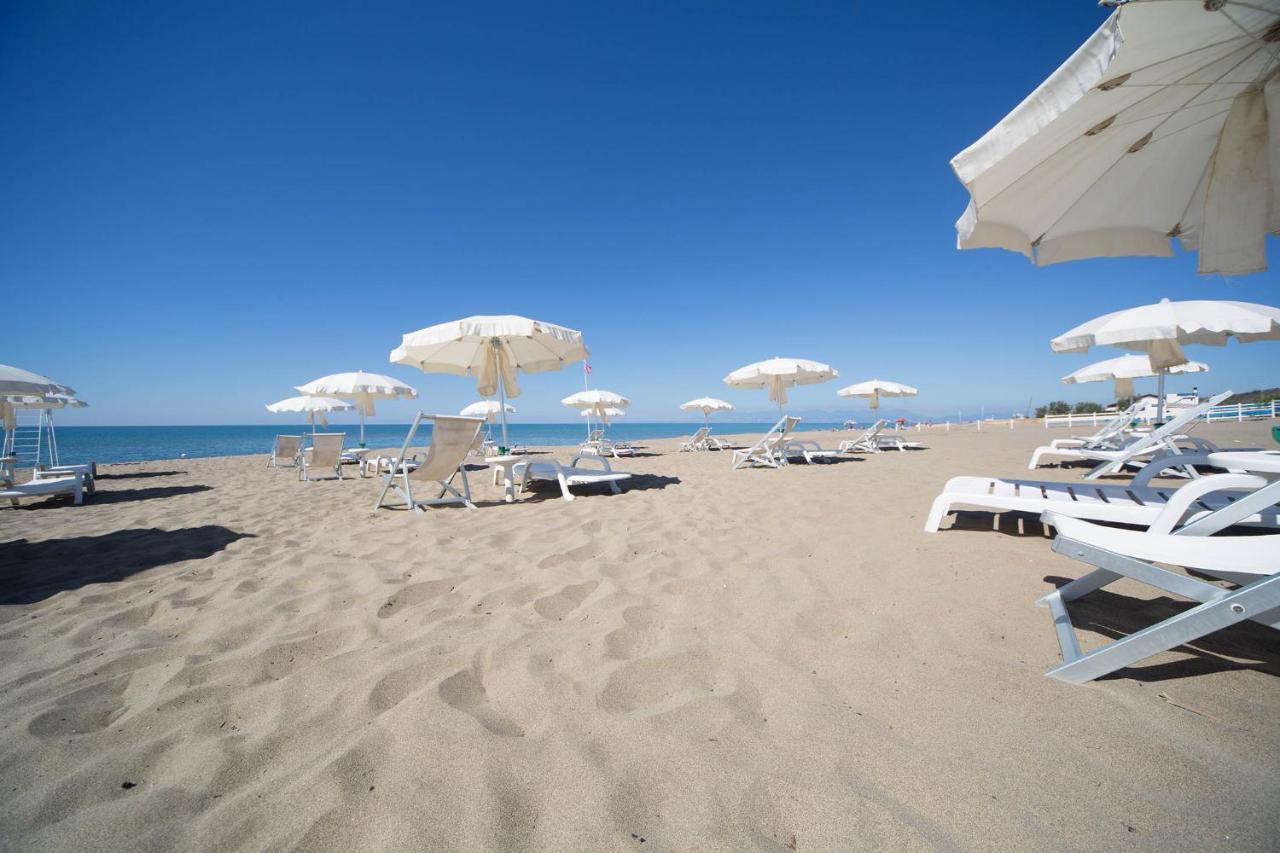 Solaris Paestum Hotel Bagian luar foto